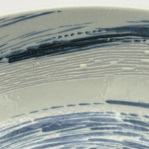 TEXTURED JAPAN CERAMIC RICE SOUP RAMEN BOWL BLUE WHITE SPIRAL WAVE 7-3/4” - Picture 7 of 15